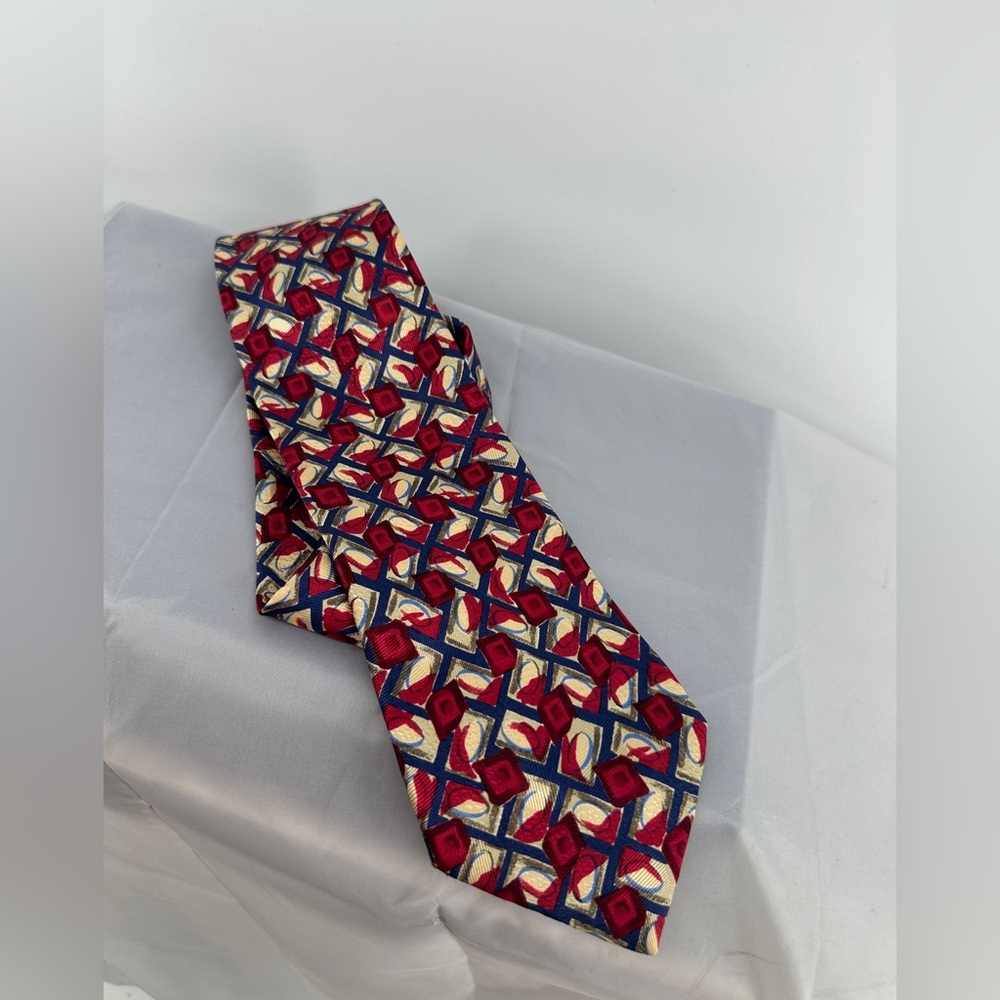 Ermengildo Zegna soft silk red pattern tie